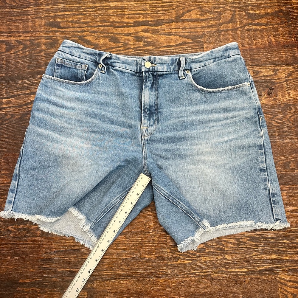 Good American Medium Wash Cutoff Jean Shorts - Great Condition